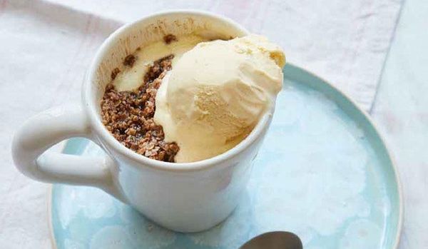 Quick and simple microwave mug cakes and puddings