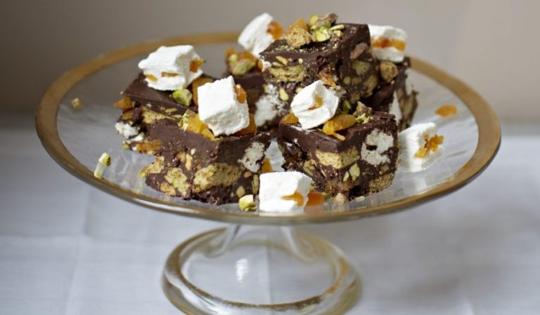 Apricot and Pistachio Tiffin