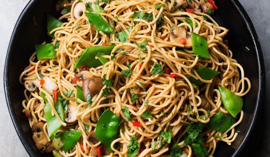 Nigella Lawson's Noodles with Mushrooms and Mangetouts Recipe