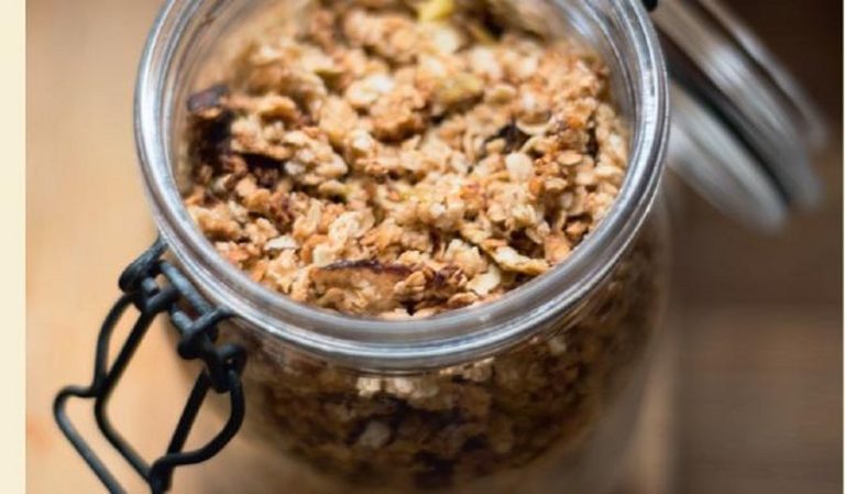 Apple Crumble Granola