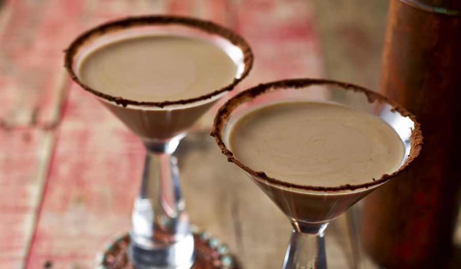 Ainsley Harriott's Chocolate Martini Cocktail| ITV Ainsley's Caribbean Kitchen