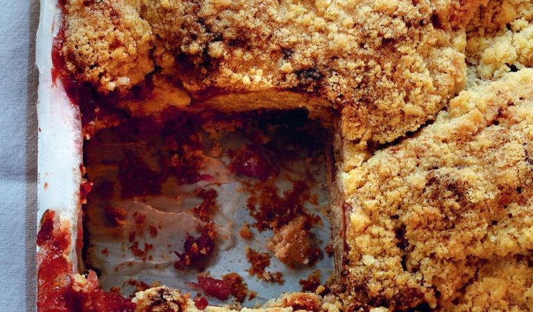 Rhubarb Strawberry Coffee Cake
