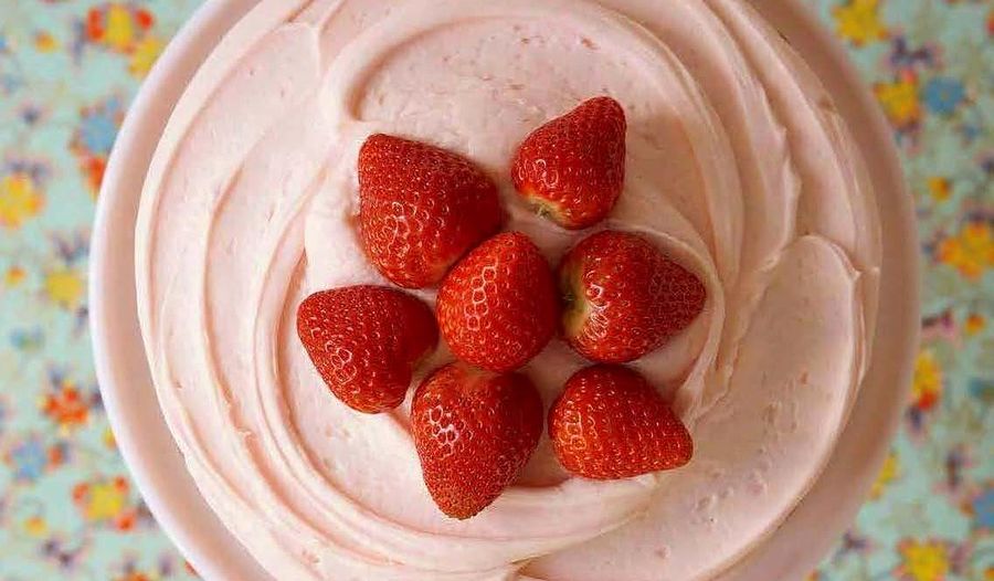 Strawberry Cake Recipe | Strawberries & Cream Recipe for Wimbledon 2019