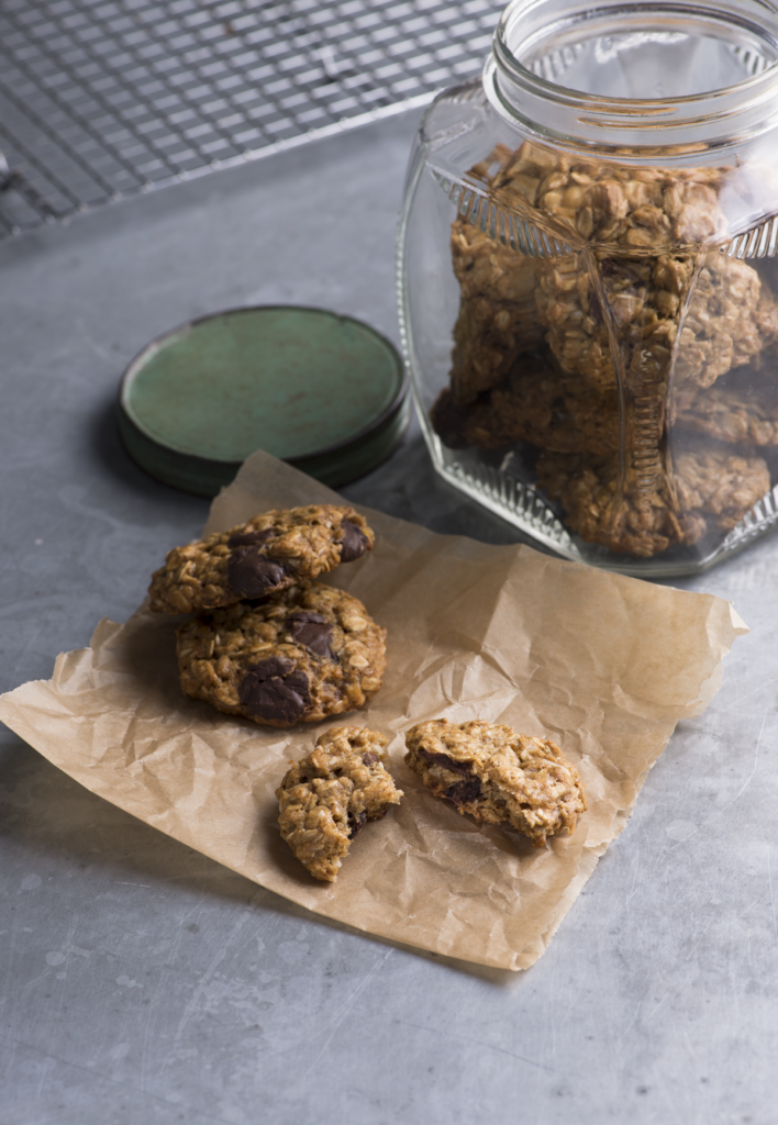 Banana Chocolate-Chip Oat Cookies