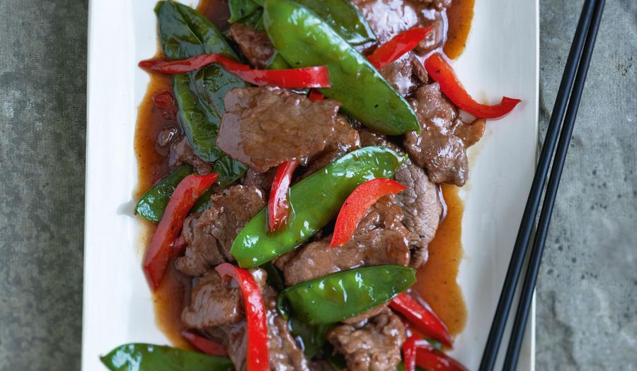 Stir-fried Pepper Beef with Mangetout