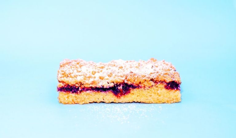 Blueberry Shortbread Bars from The Lunchbox Book