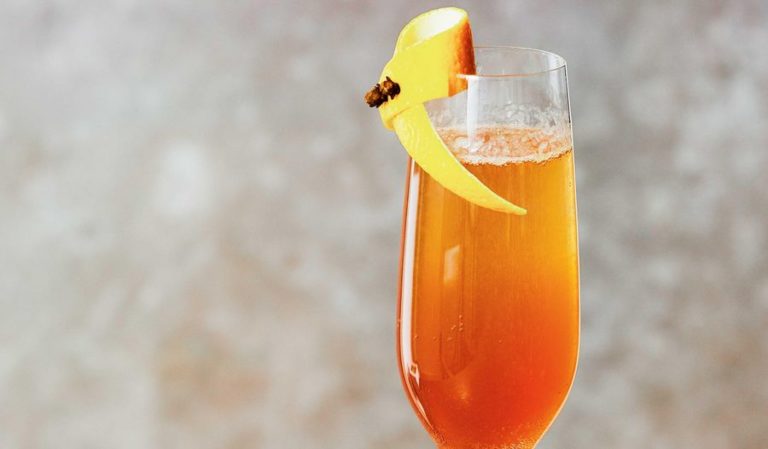 Festive Xmas Prosecco & Gin Cocktail Drink | Christmas Spice