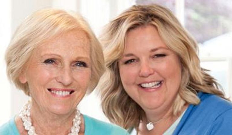 Mary Berry & Lucy Young’s  Top Tips for a Festive Drinks Party