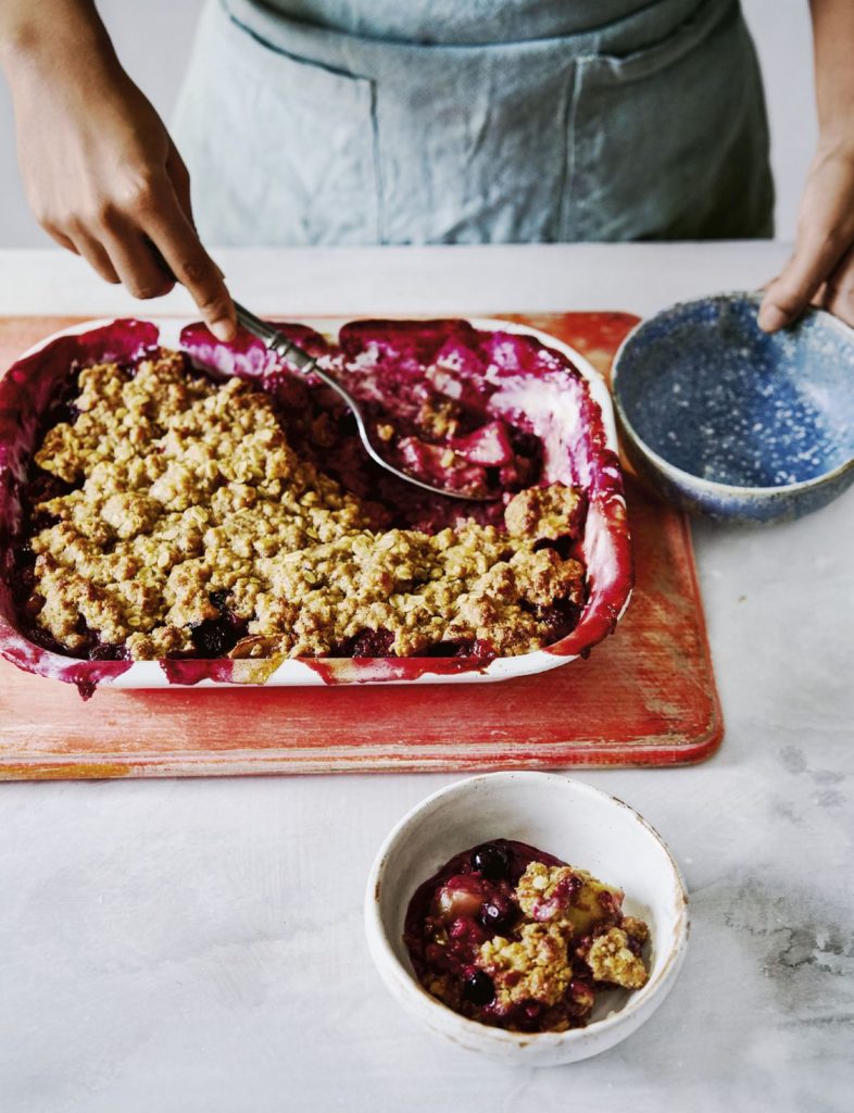 Vegan Apple Berry Crumble
