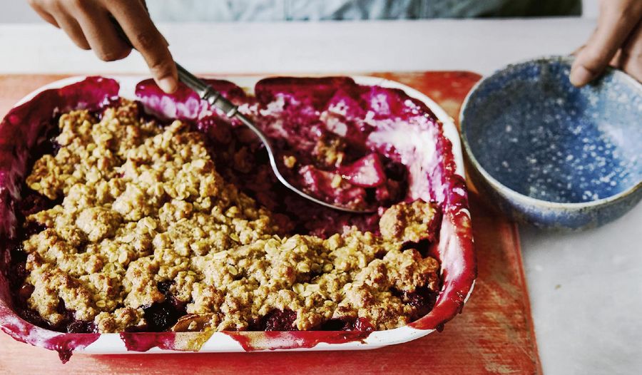 Rachel Ama's Apple Berry Crumble | Vegan Bake