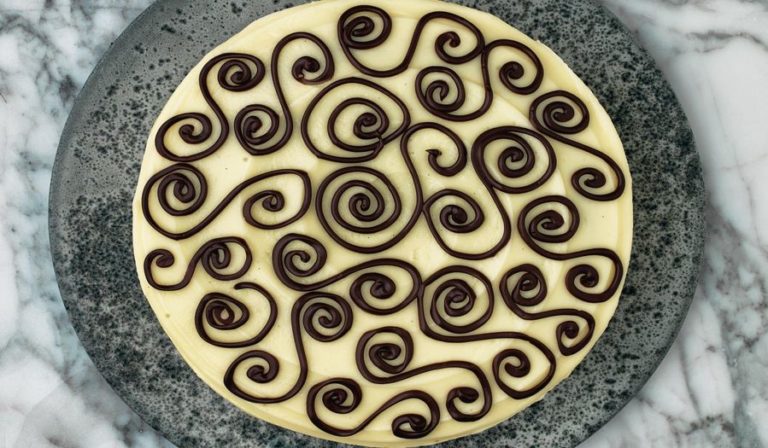 CurlyWhirly Cake