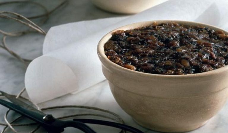 Delia Smith's Traditional Christmas Pudding