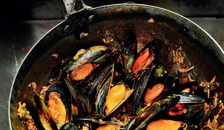 Watch: Rick Stein shows how to clean and prepare mussels for cooking