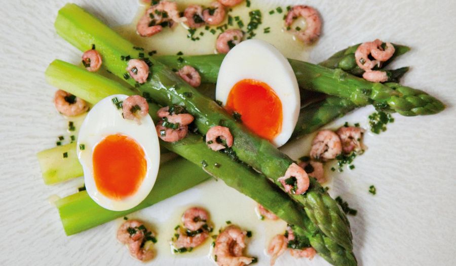Green Asparagus with Soft-Boiled Eggs and Brown Shrimps