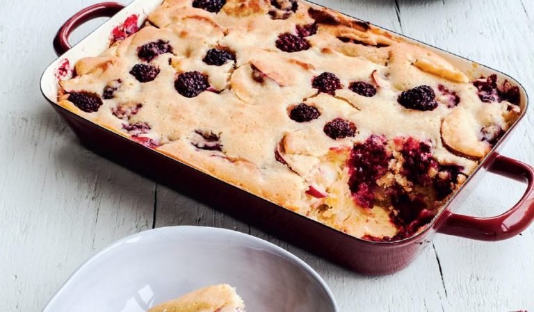 Blackberry and Apple Tray Bake