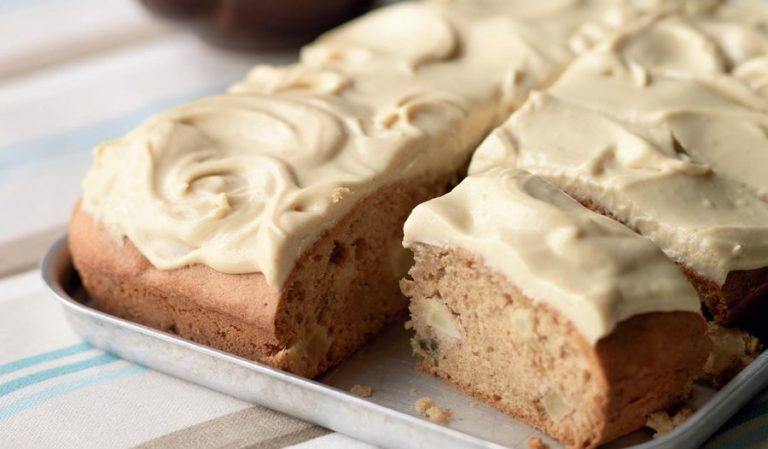 Sticky Maple-Apple Traybake