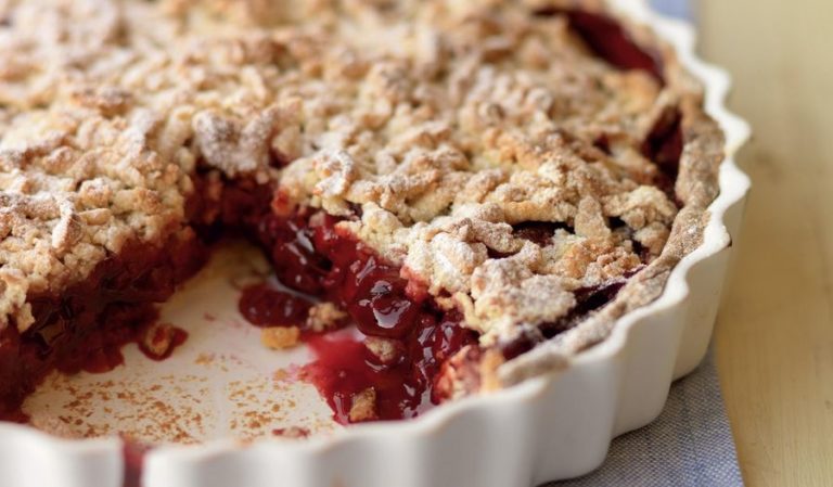 Warm Cherry Crumble Pie