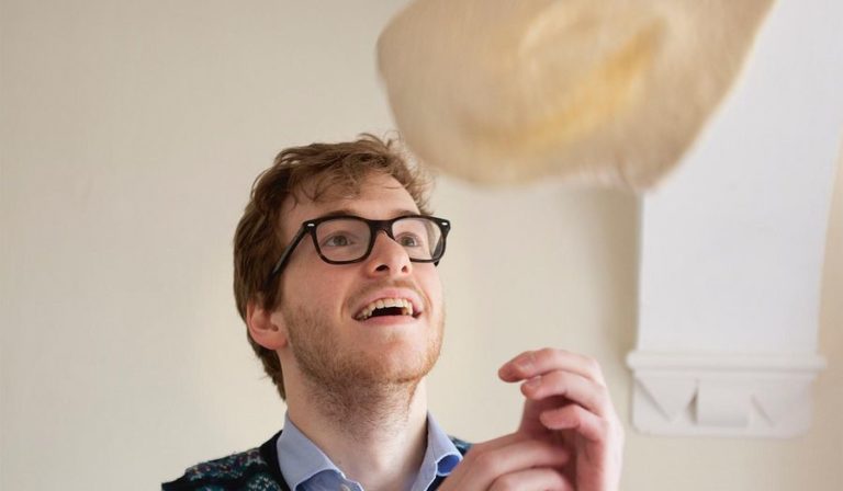Shaping bread dough for tins