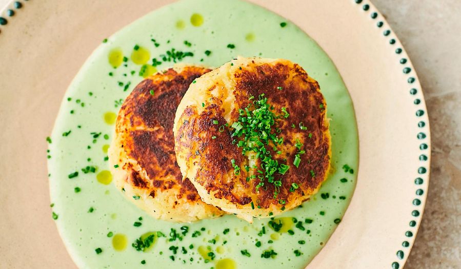 Jamie Oliver Cullen Skink Fishcakes | Channel 4 Keep Cooking Family Favourites