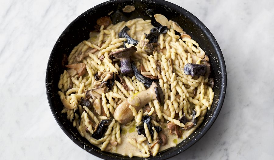 Jamie Oliver's 5-ingredient Garlic Mushroom Pasta Recipe | Quick & Easy Food Channel 4