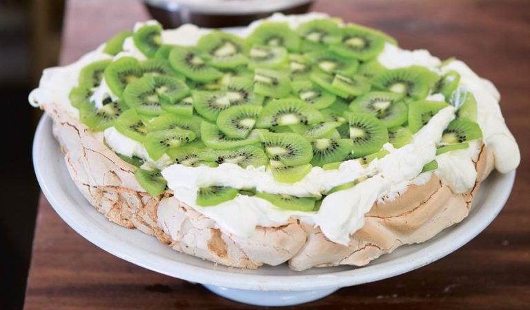 Kiwi Pavlova