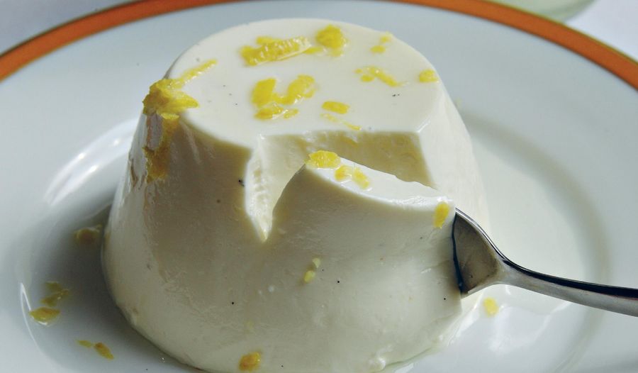 Cooked Cream with Limoncello (Pannacotta al Limoncello)