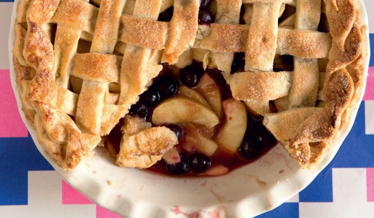 Apple Huckleberry ‘Three Generations’ Pie