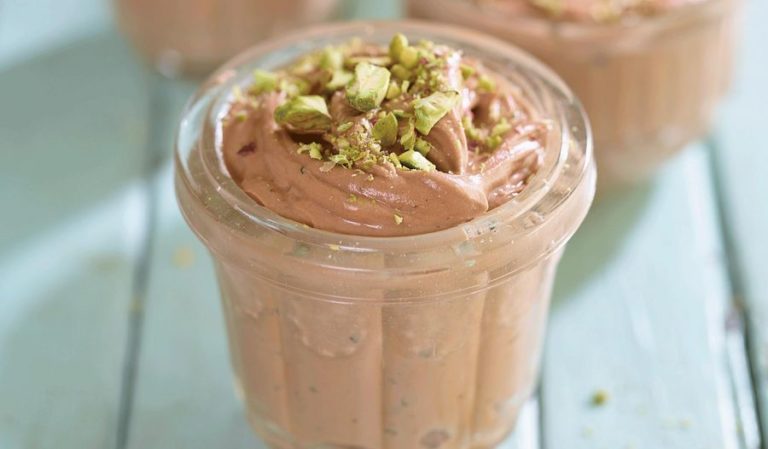 Mint and Pistachio Chocolate Pots | Easy Dessert