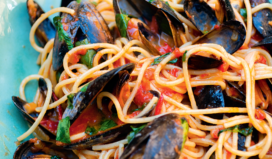 Spaghetti with Mussels and Tomato Sauce From A Taste of Home