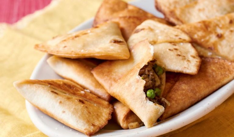 Nadiya Hussain's Easy Aromatic Meat Samosas Recipe
