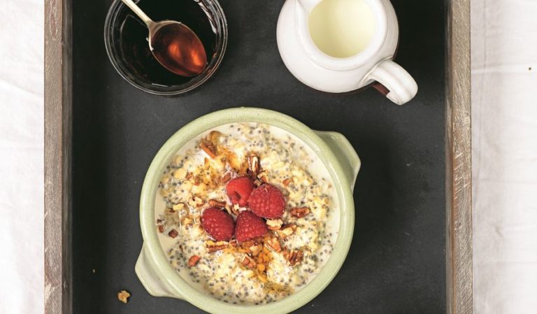 Easy Raspberry and Chia Overnight Oats