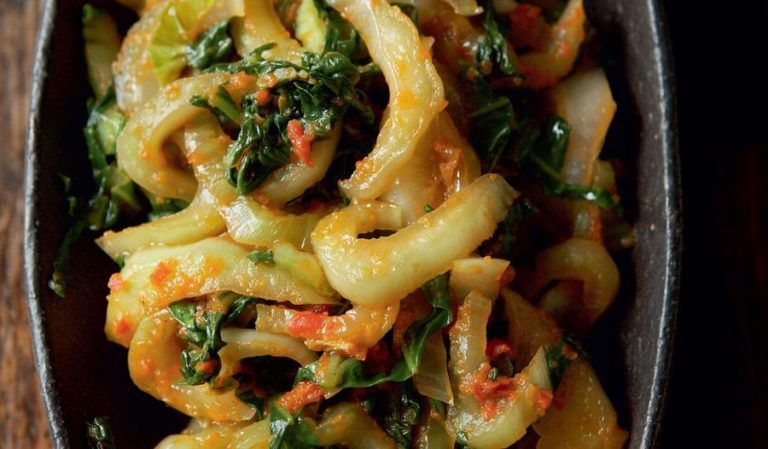 Cabbage Stir-Fried with Red Pepper Paste