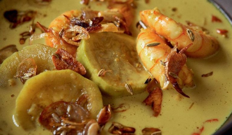 Spicy Prawn and Cucumber Curry