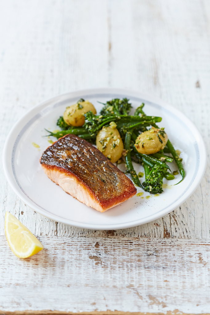 Salmon & Pesto-dressed Vegetables