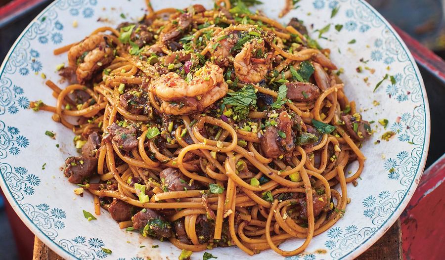 Jamie Oliver Prawn & Tuna Linguine Pasta | Jamie Cooks Italy C4