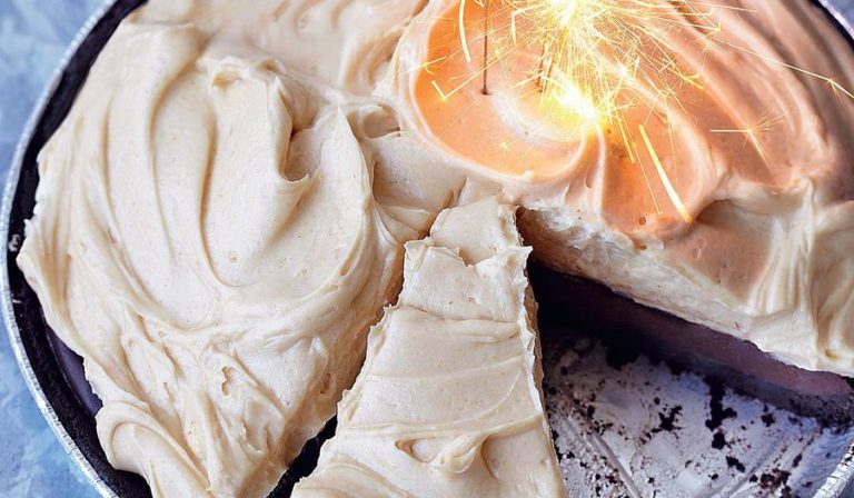 Chocolate Peanut Butter Pie Recipe | Alternative Christmas Dessert