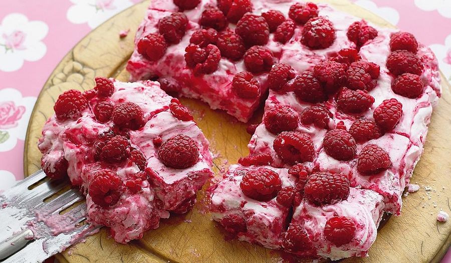 Raspberry Marshmallow Cake