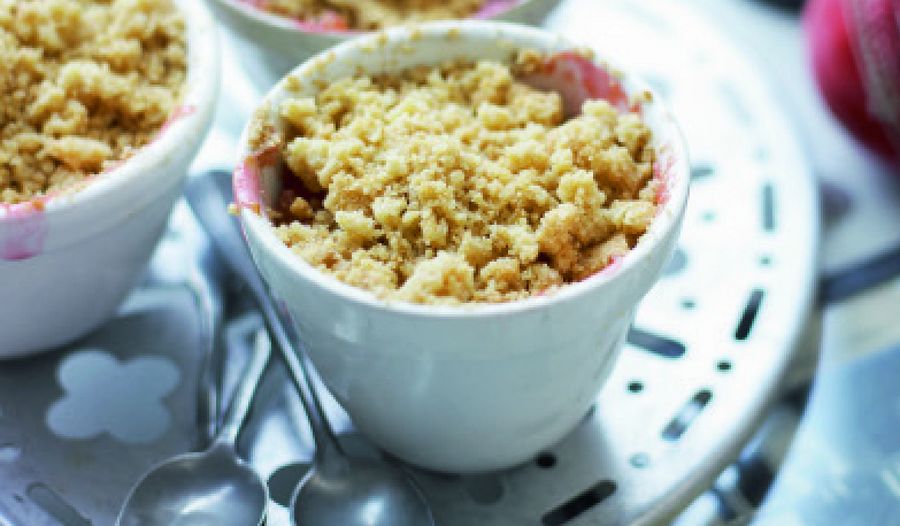 Rhubarb Crumble Recipe | Quick & Easy Pudding