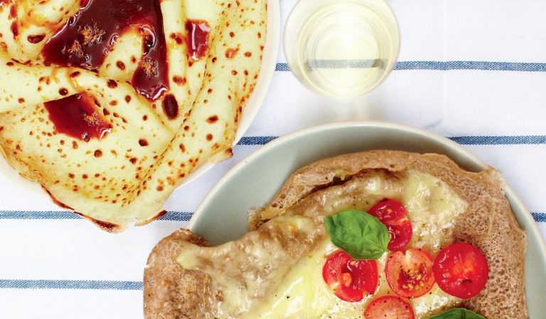 Crêpes et galettes (Pancakes and Buckwheat Pancakes)