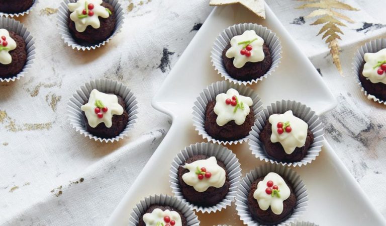 Christmas Pud Petit Fours | Quick Christmas Baking Recipe