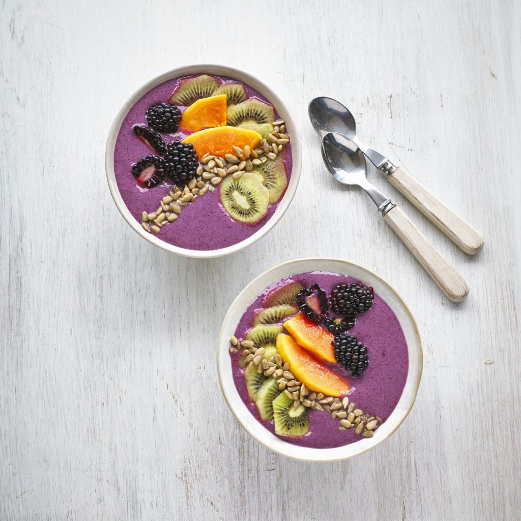 Blackberry smoothie with kiwi & papaya