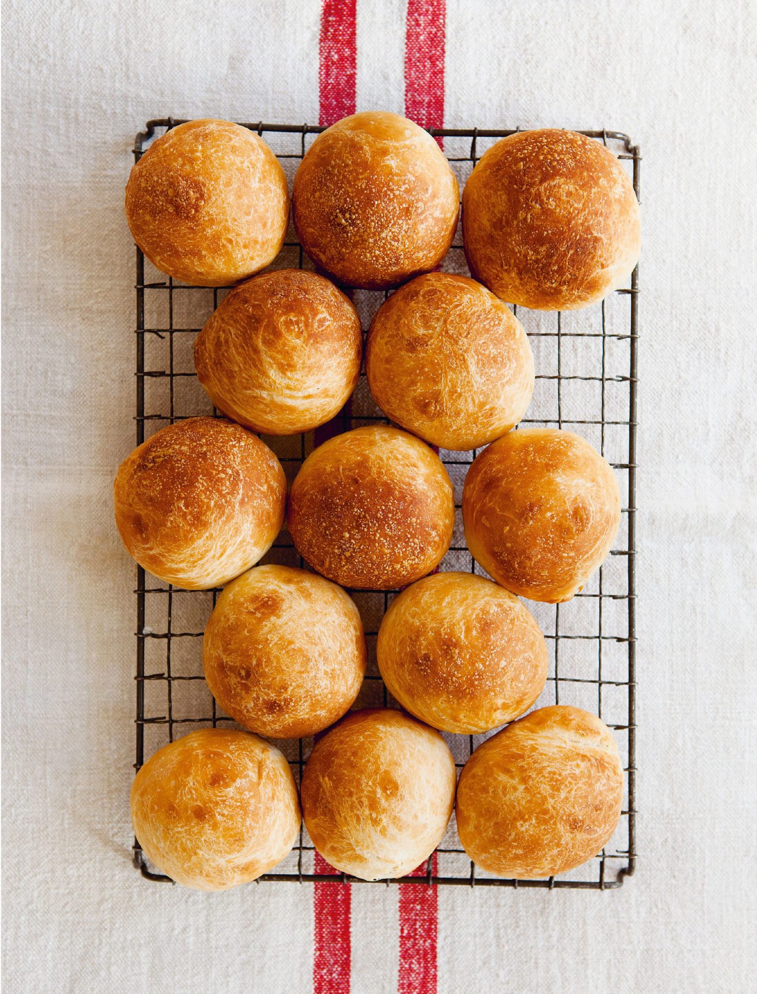 Easy Bread Rolls | No-knead Bread Recipe