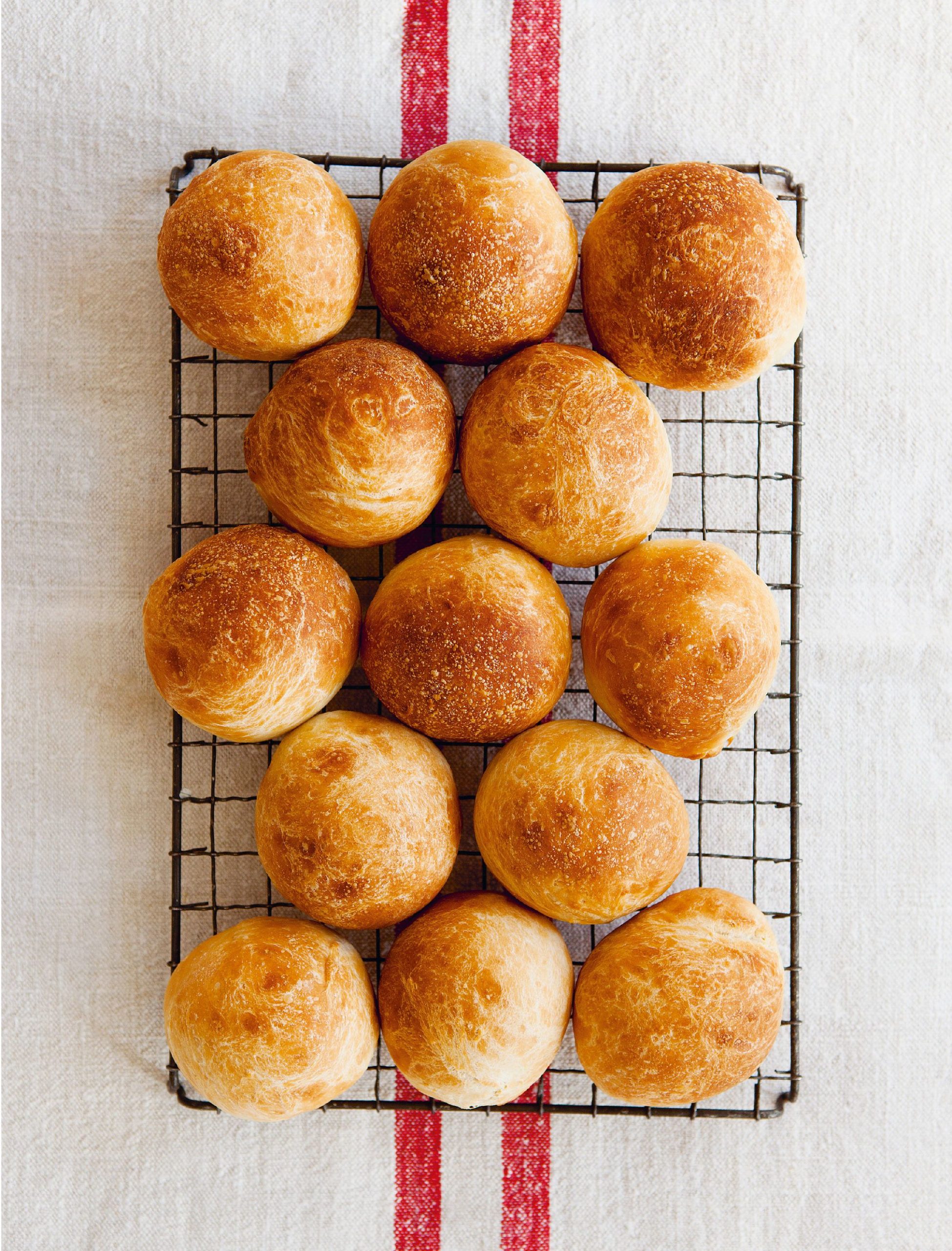 Easy Bread Rolls | No-knead Bread Recipe