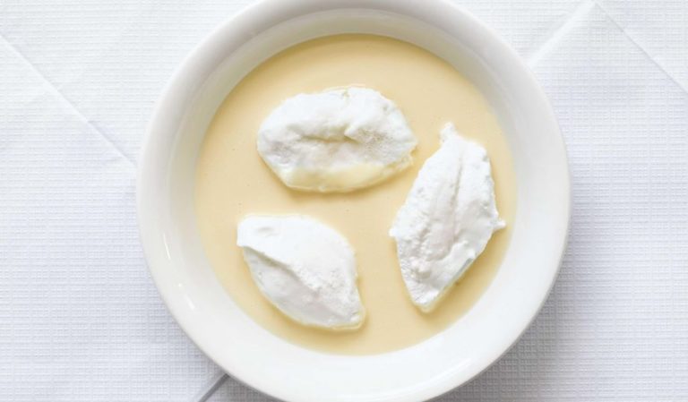 Floating Islands Dessert | Îles Flottantes Recipe