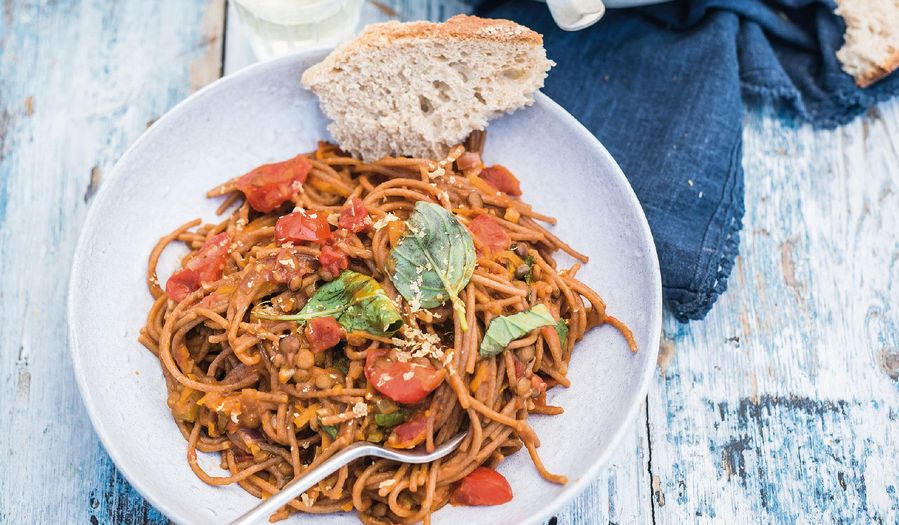 Easy One-Pot Vegan Spaghetti Bolognese Recipe | Vegan Italian Spaghetti