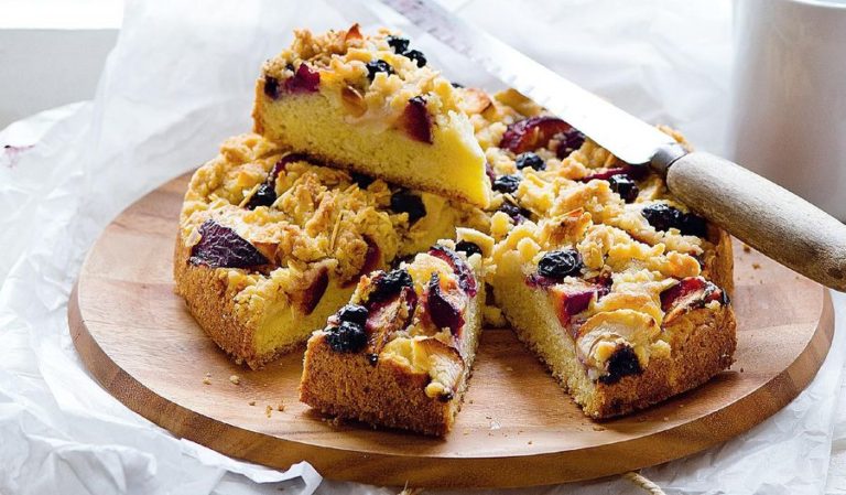 Any-Fruit Streusel Cake