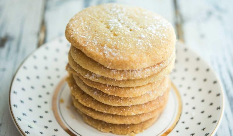 Three-ingredient Shortbread Rounds Recipe