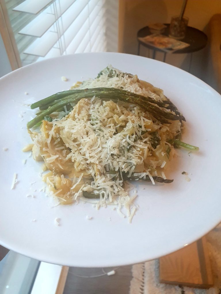 One-Pot asparagus & artichoke orzo with spinach & pine nuts