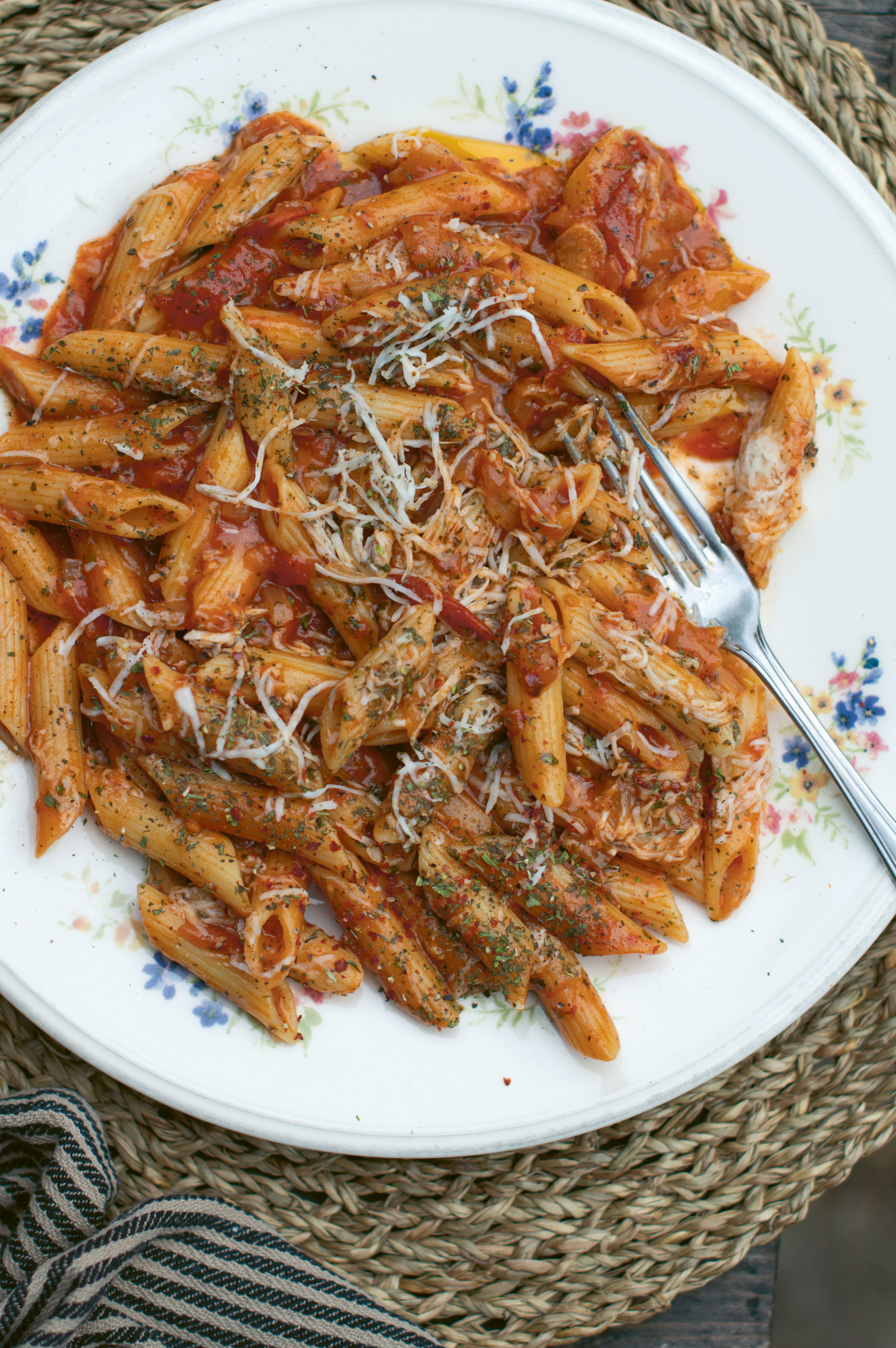 Meliz Berg One-pot Halloumi & Tomato Pasta Recipe | Quick & Easy Meal