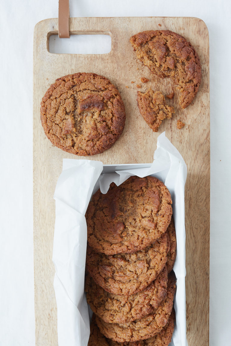 peanut butter miso cookies